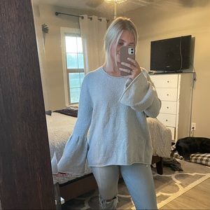Bell sleeve gray sweater